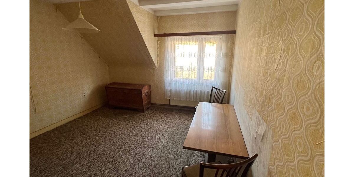 Sechstes Zimmer (DG)