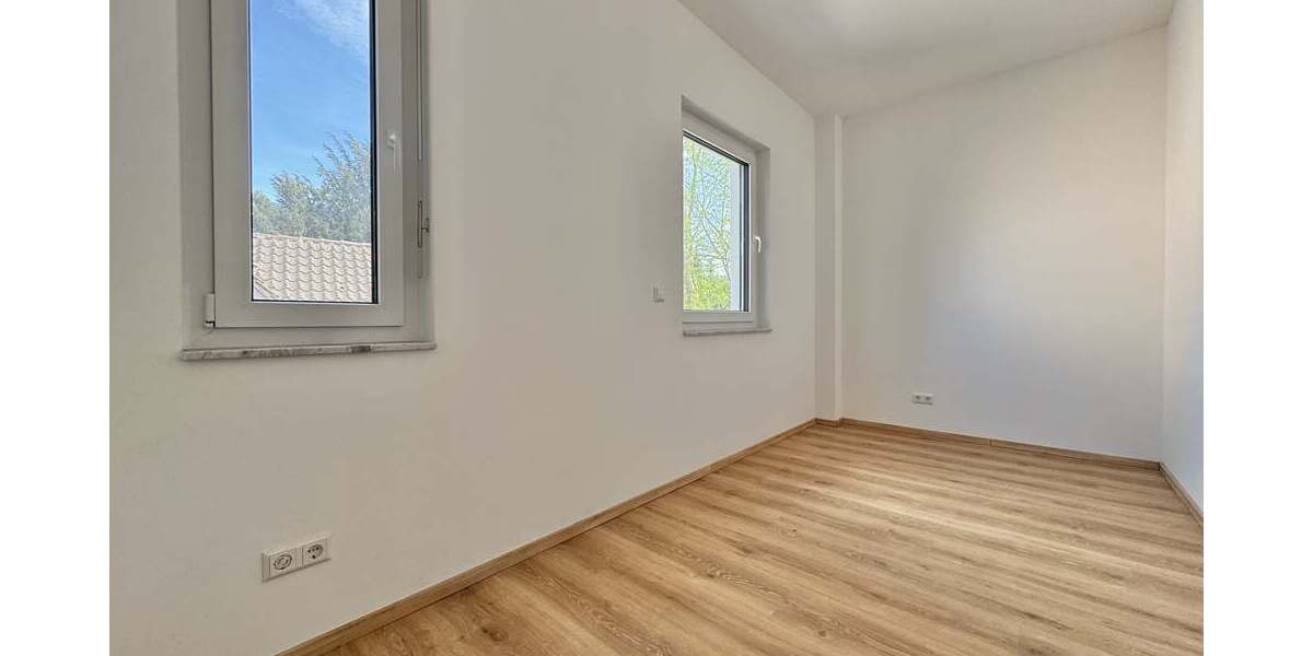 Geräumiges Kinderzimmer (OG)