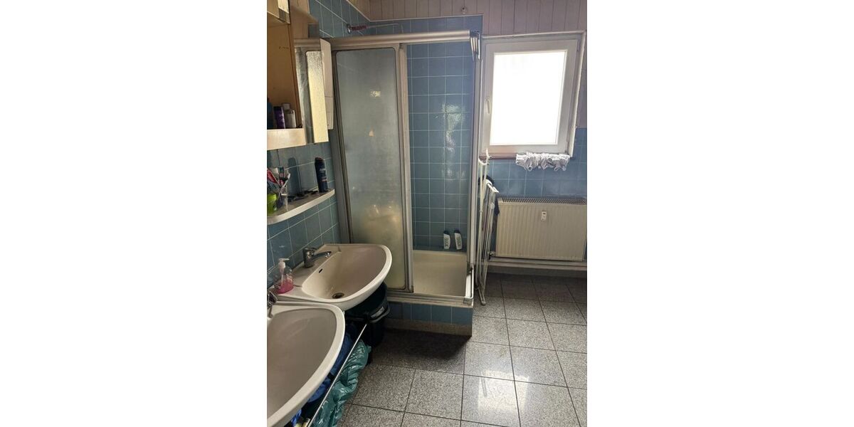 EG rechts Dusche