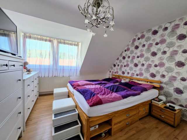 Foto 13_Schlafzimmer OG