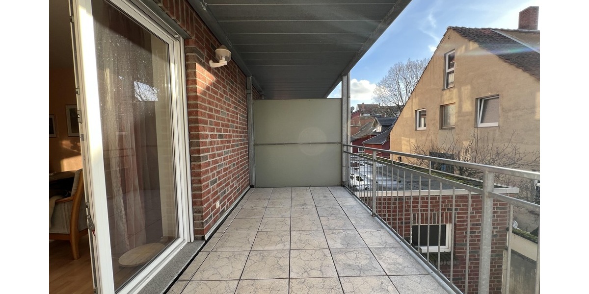 Großer überdachter Balkon