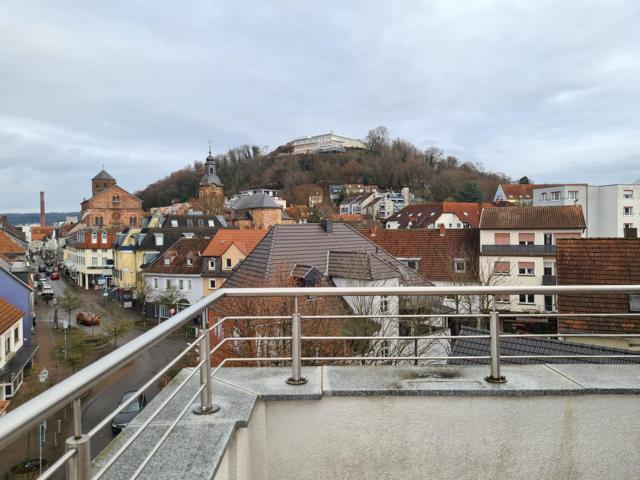 Foto 16_Blick zum Schloßberg