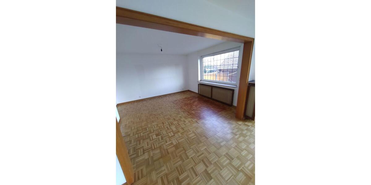 Wohnzimmer Garagenblick EG