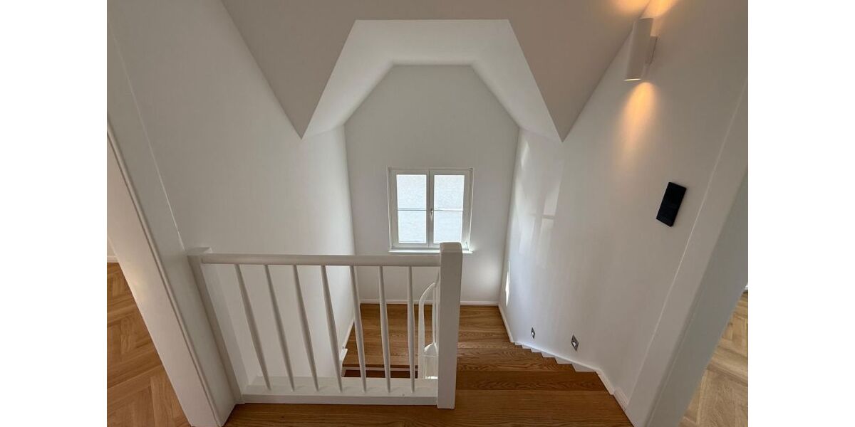 Mehrfamilienhaus oder für 1 Familie: Stilaltbau-Villa komplett-saniert mit Garten, Hof und Stall - Einfamilienhaus Pfungstadt | Angebot:26348399