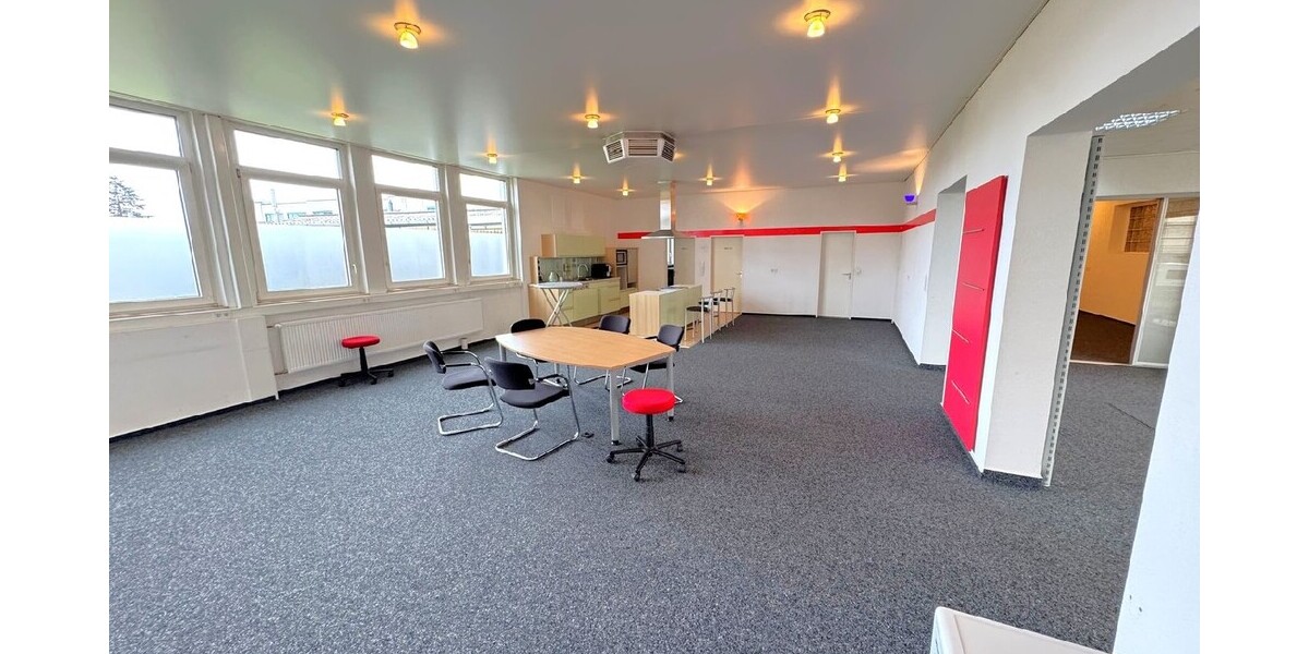 Ausstellung hinten