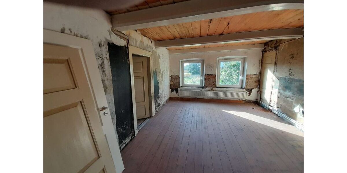 Wohnraum mit Holzdielen