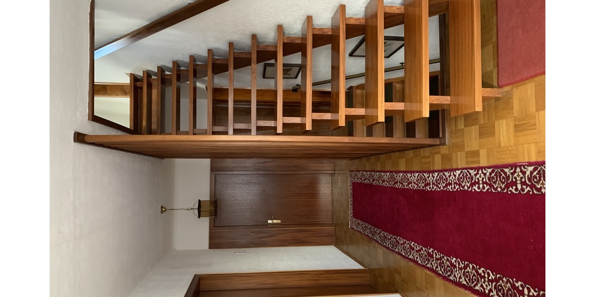 Bild 9_Treppe zum DG