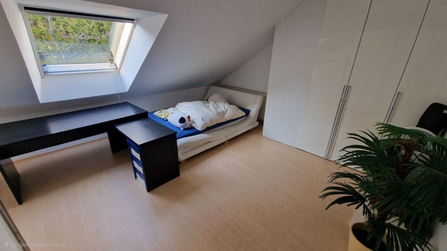 Dachgeschoß-Zimmer 2