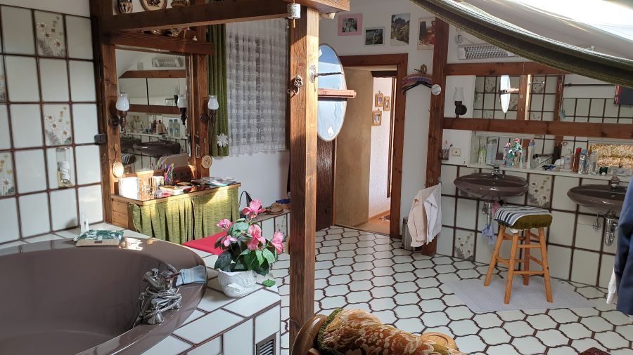 Bad groß Blick Schlafzimmer