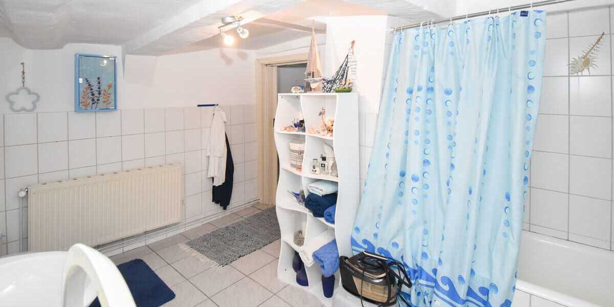 Wannenbad im OG