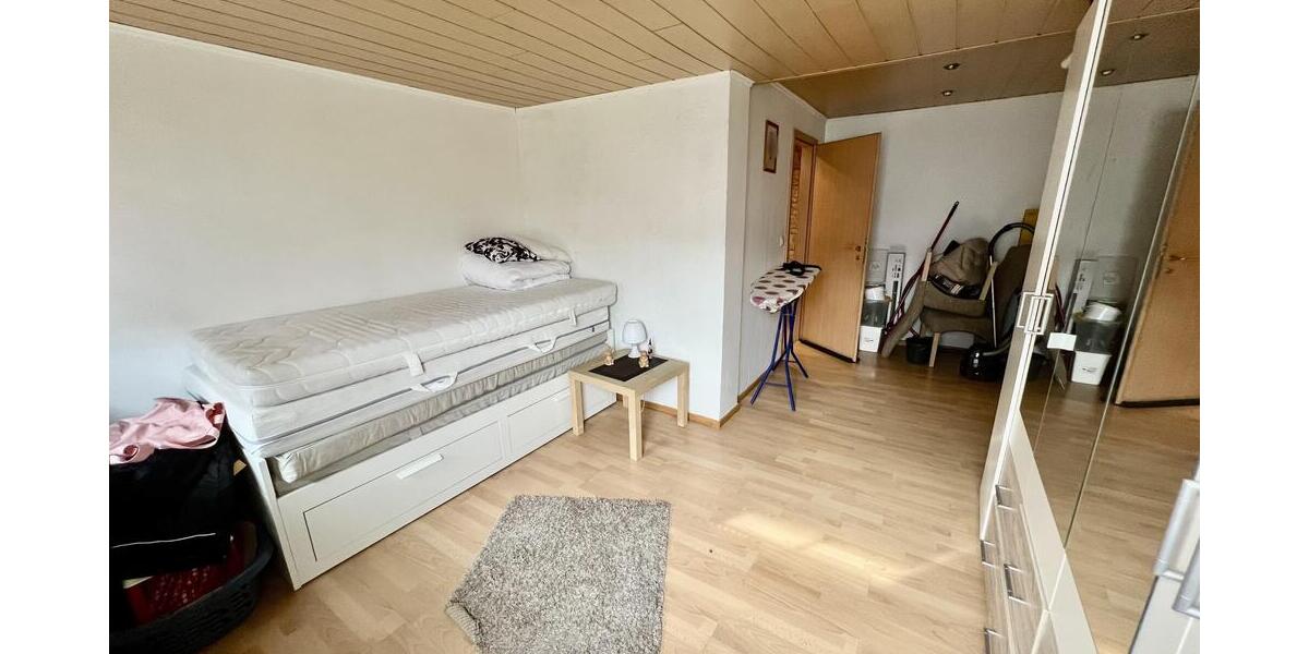 Kinderzimmer/Büro (OG)