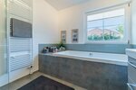 Maßgeschneiderte Doppelhaushälfte in Neuss - Flexibles Wohnen mit nachhaltiger Wärmepumpe und allkauf Servicekomfort - Doppelhaushälfte Neuss Holzheim | Angebot:27438494
