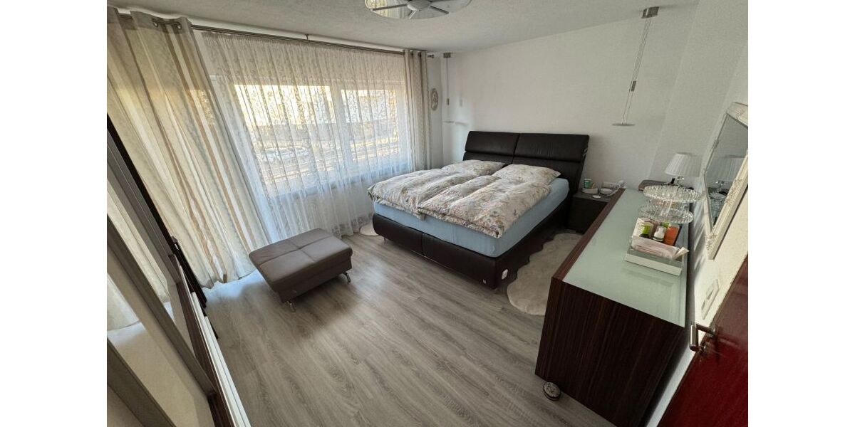 011 Schlafzimmer OG