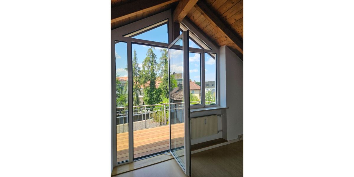 Loft Wohnung über den Dächern von Traunstein mit Balkon - Dachgeschoßwohnung Traunstein Gemarkung Traunstein | Angebot:27160548