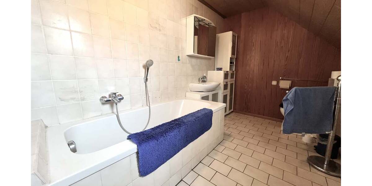 Wannenbad im Obergeschoss