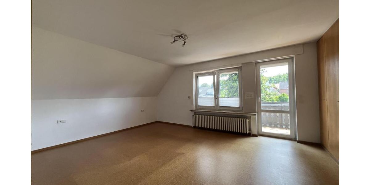 Schlafzimmer mit Zugang zur Loggia