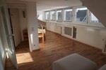 Provisionsfrei* SOFORT FREI! Rhein-nah - 2-Zm Penthouse Oberkassel - renoviert, Klimaanlage Einbauküche 55m² - Einfamilienhaus Düsseldorf Oberkassel | Angebot:27074522