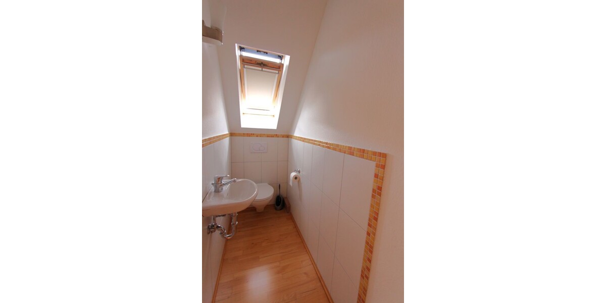 separates WC