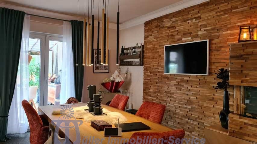 Foto 16_Esszimmer mit Ausgang zum Wintergarten