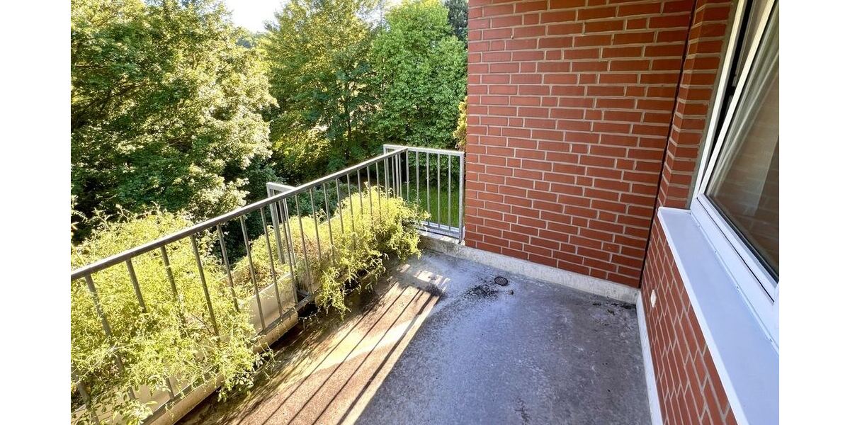 ... mit Zugang zur Süd-Loggia ...