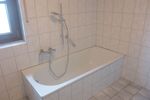 Wohntraum im Grünen: Attraktive, helle 2-Zimmer-EG-Wohnung mit Terrasse, modernisiert & renoviert auf parkähnlichem Areal, Raubach - 2- Raubach | Angebot:24576305