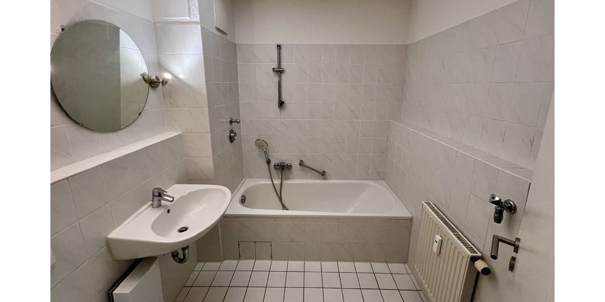 Bad mit Wanne