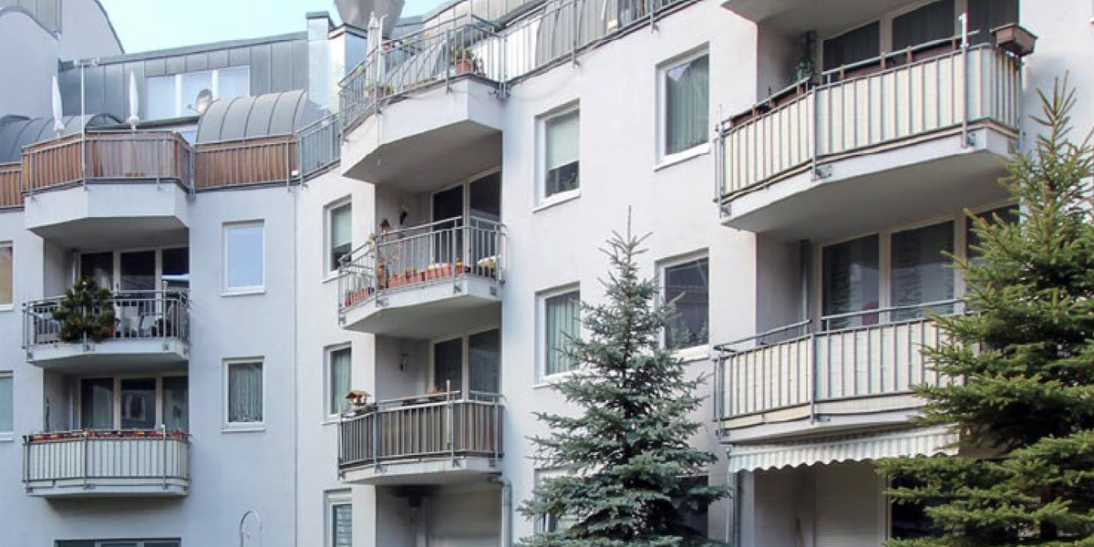 Hausansicht-mit-Dachterrasse