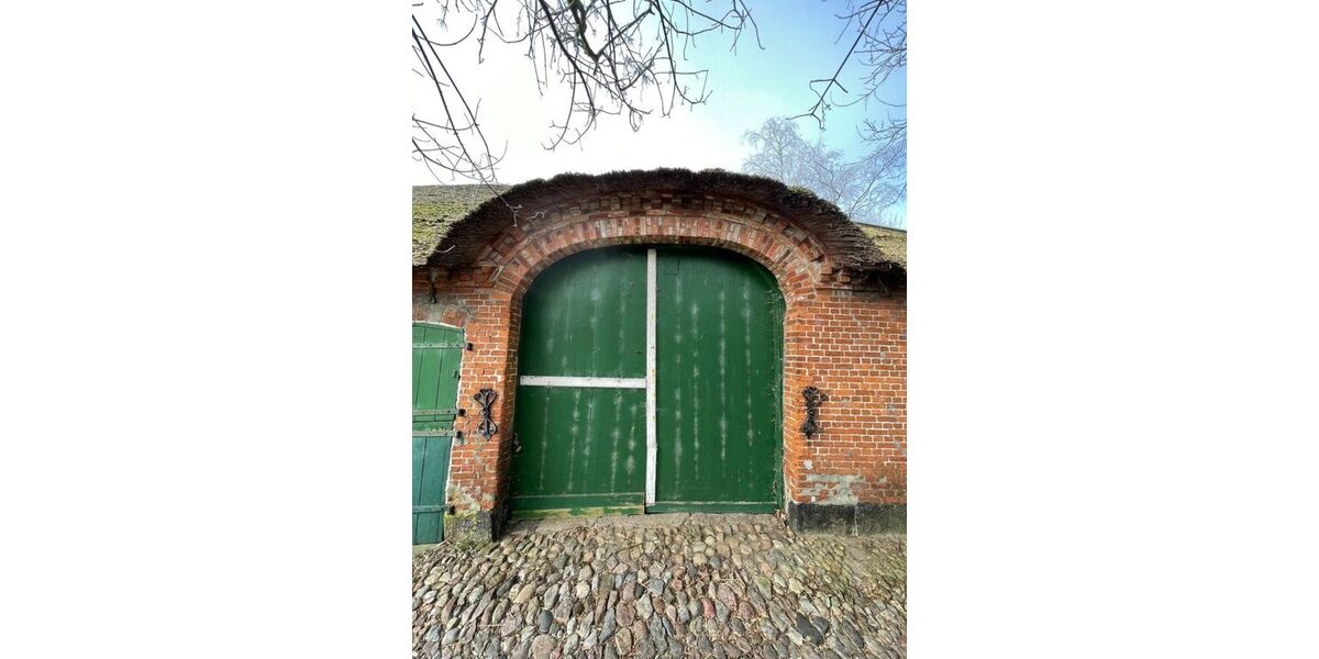 Historisches Dielentor mit Rundbogen