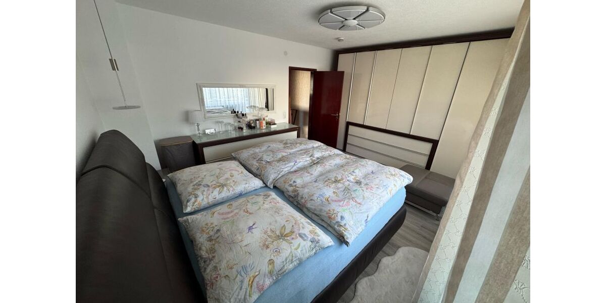 012 Schlafzimmer OG