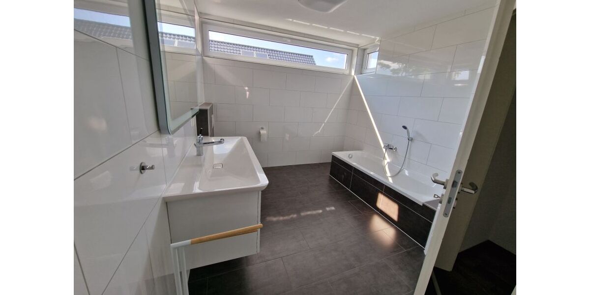 Großes Badezimmer