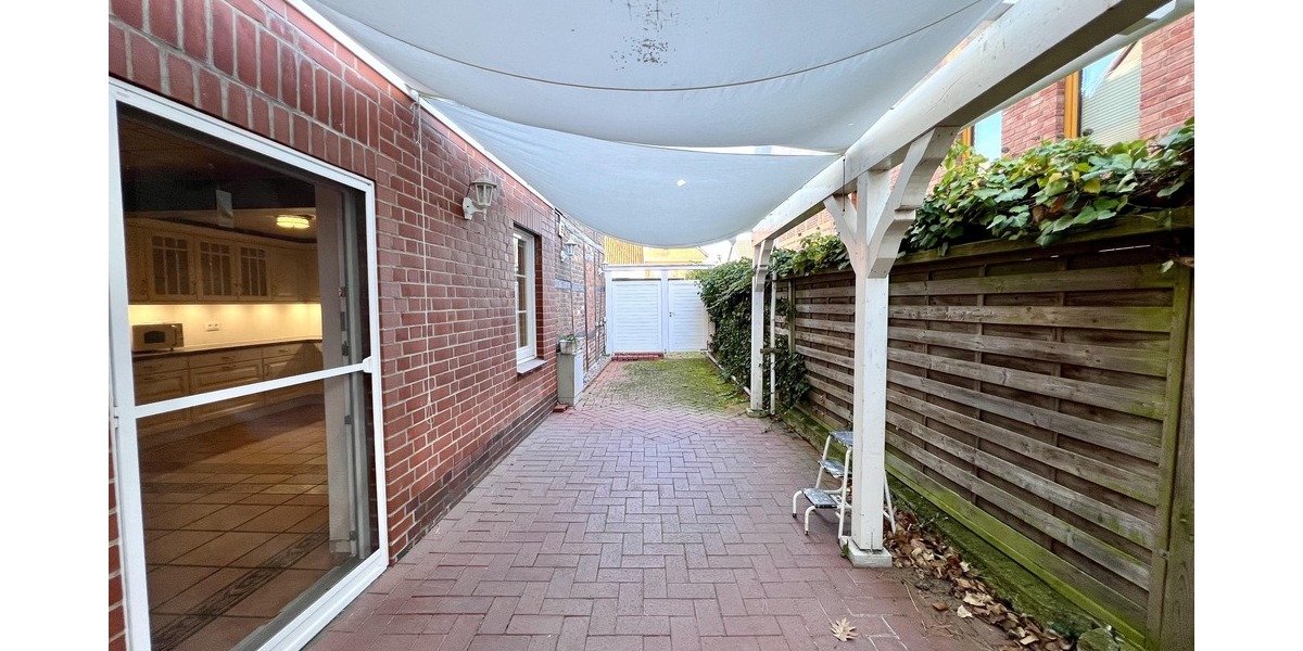 Sehr großzügige Terrasse