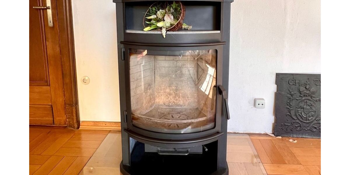 … mit Kaminofen …