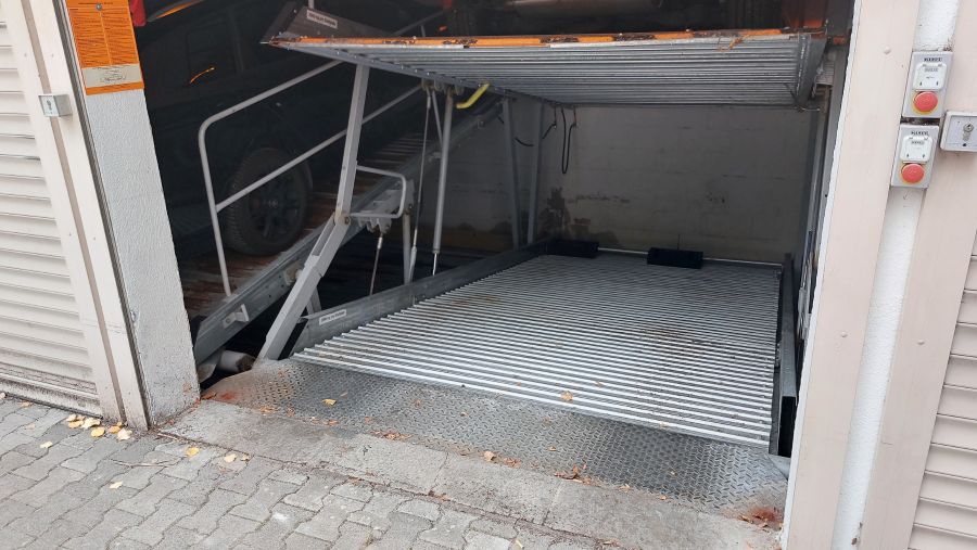 GARAGE
